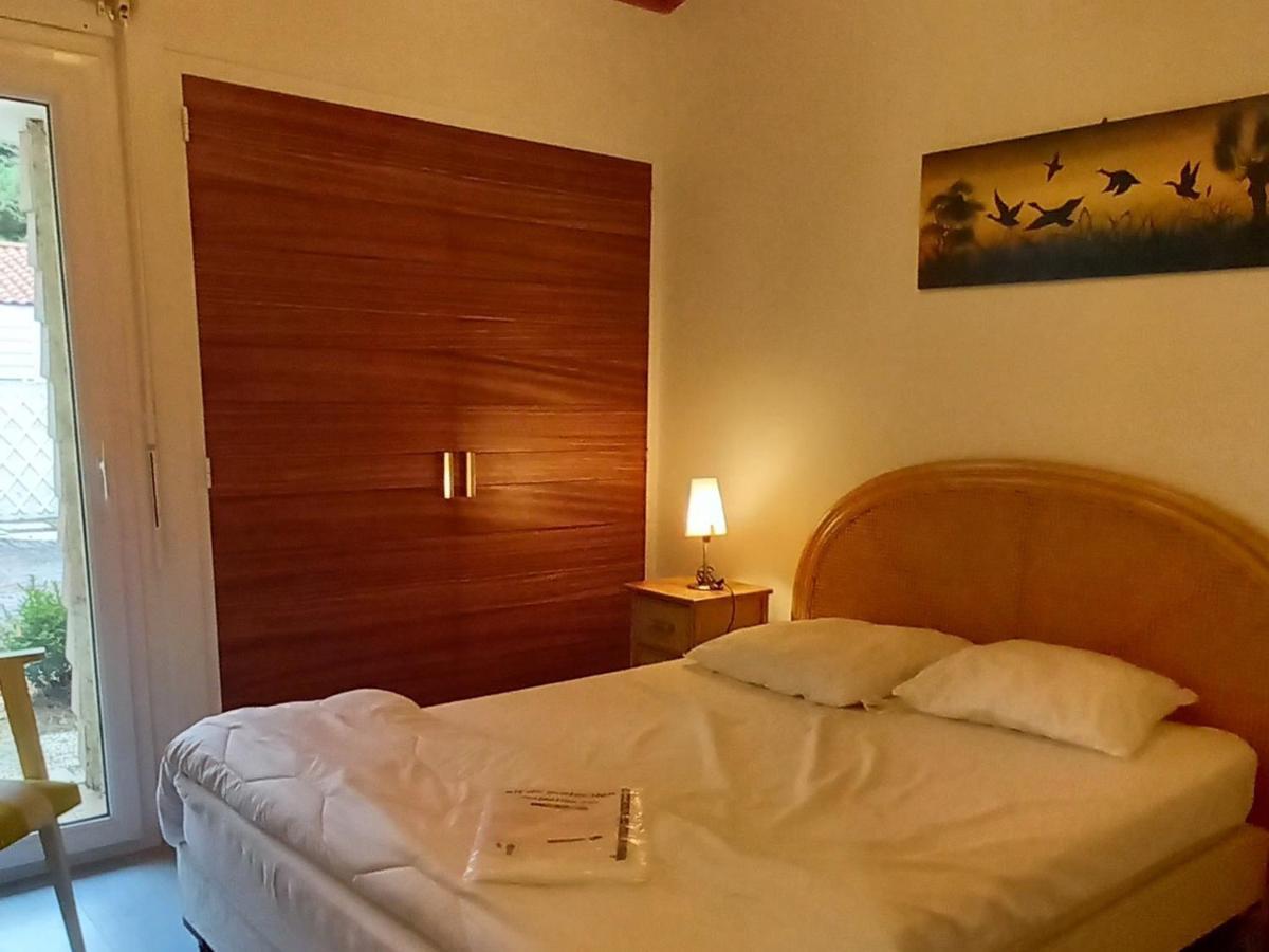 Charmant Pavillon A Saint-Jean-De-Monts: 2 Chambres, Proche Plage, Foret Et Commerces, Jardin Clos - Fr-1-323-259 Exterior foto